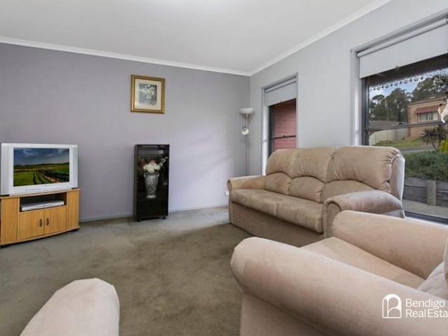 SPACIOUS THREE BEDROOM HOME WITH GENEROUS YARD IN KANGAROO FLAT