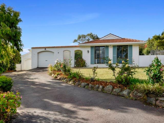 Spacious Three Bedroom Home with Modern Finishes