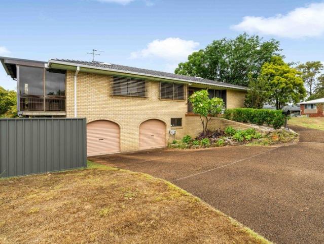Spacious Three Bedroom Home with Multiple Living Areas in the Heart of Metford