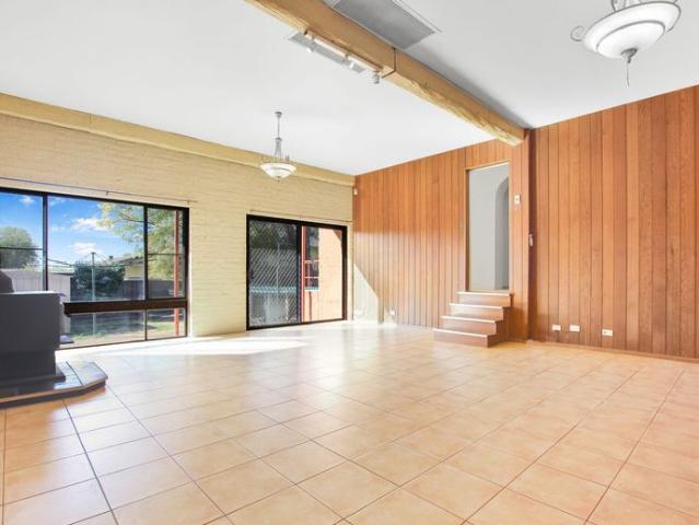 Spacious Three Bedroom Home with Pool & Entertaining Areas