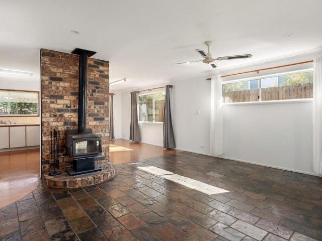 Spacious Three Bedroom Home with Powered Shed