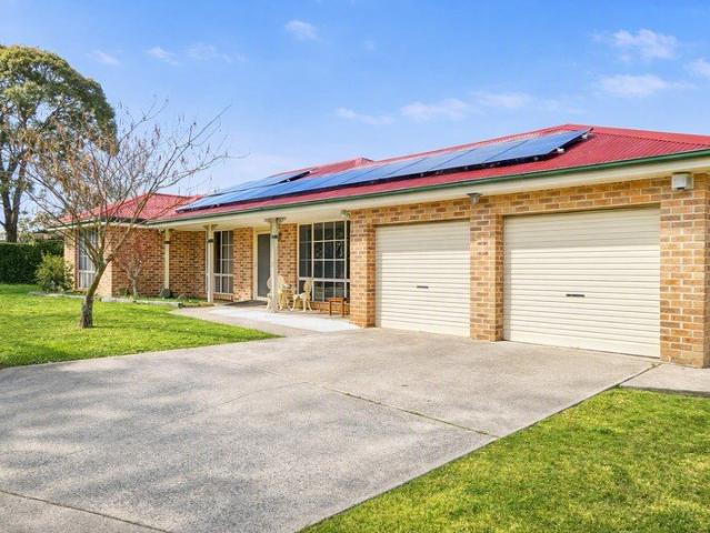 Spacious Three Bedroom Home with Solar & Double Garage