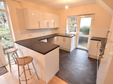 Spacious Three Bedroom House to Let in Prestigious Old Bedford Road Area, Luton
