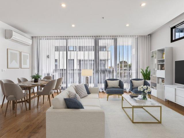 Spacious Three Bedroom Residence with Garden Views in Boutique Lily Garden