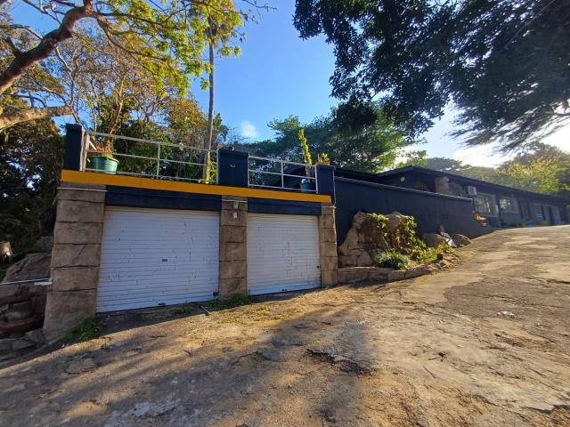 Spacious Three Bedroom Three Bathroom Rental Home With Garage In Peaceful Pumula