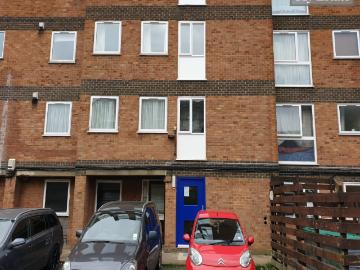 SPACIOUS THREE BEDROOM TOP FLOOR FLAT AVAILABLE TO RENT LOCATED ON BROOK STREET IN LUTON