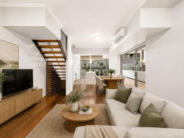 Spacious Townhome with Resort Style Facilities in the Heart of West End