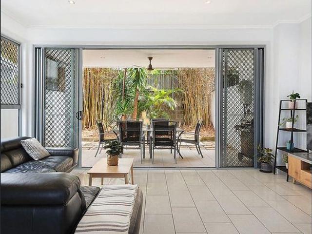 Spacious Three Bedroom Townhouse with Private Courtyard in Morningside