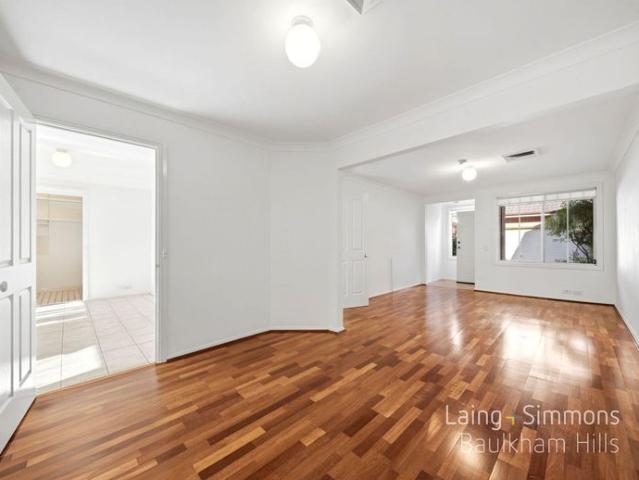 Spacious Three Bedroom Townhouse with Separate Living & Dining! Near Express City Buses, Shops & Schools