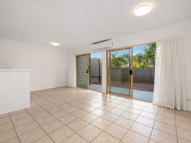 Spacious Three Bedroom Townhouse within Brisbane State High catchment