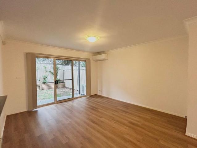 SPACIOUS THREE BEDROOM TOWNHOUSE IN THE HEART OF BLACKTOWN!