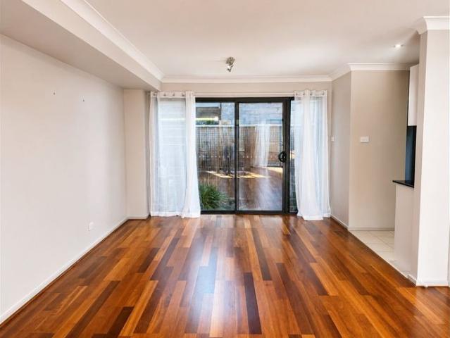 Spacious Three Bedroom Townhouse in the Heart of Hamilton