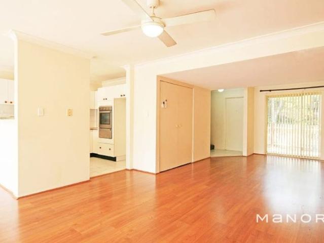 Spacious Three Bedroom Townhouse in a Convenient Dundas Valley Setting