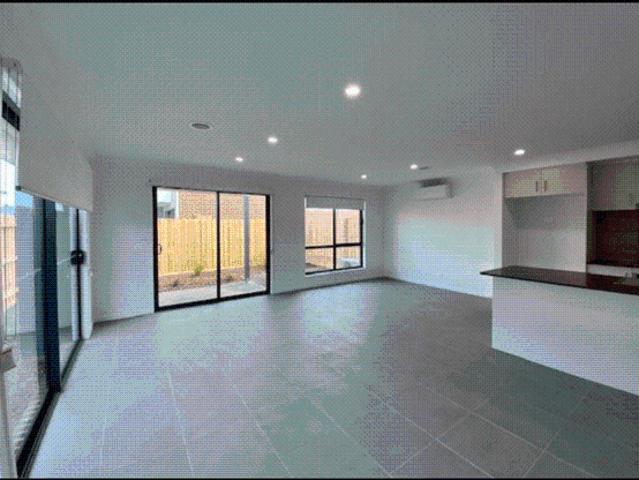 Spacious Three Bedroom Townhouse in a Convenient Family Location!