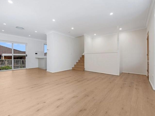 Spacious Three Bedroom Townhouse in a Prime Connells Point Location