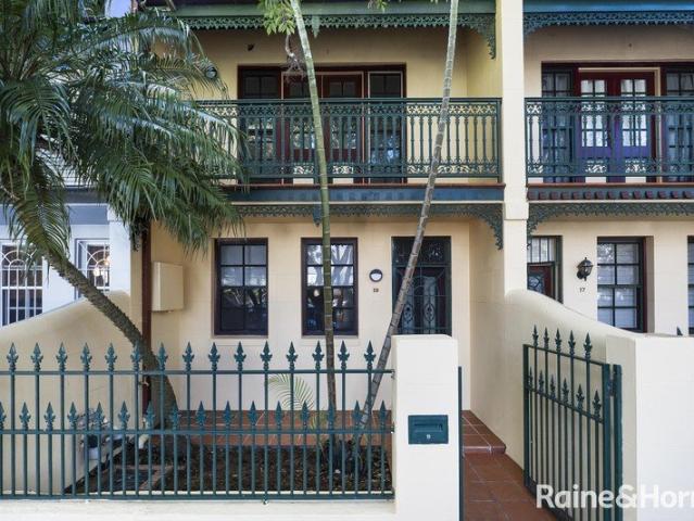 Spacious Three Bedroom Townhouse in a Prime Location