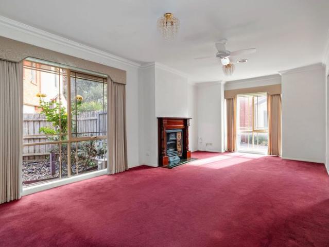 Spacious Three Bedroom Townhouse in Convenient Croydon North Location