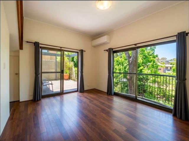 Spacious Three Bedroom Townhouse in Leafy Linley Cove