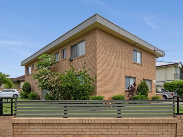 Spacious Three Bedroom Unit in a Convenient Chermside Location