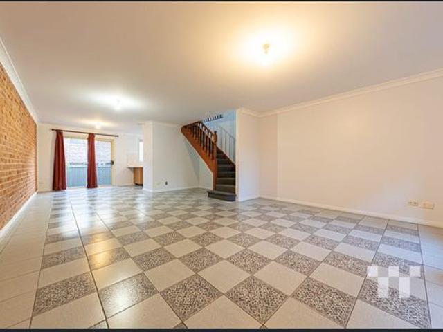 Spacious three bedroom unit in a convenient Jesmond location