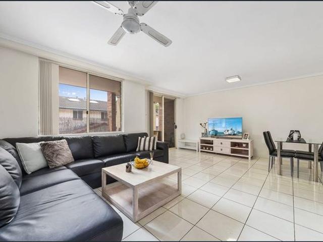 Spacious Three Bedroom Unit in a Convenient Location