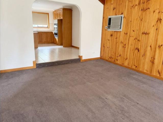 Spacious Three Bedroom Unit in a Convenient Location