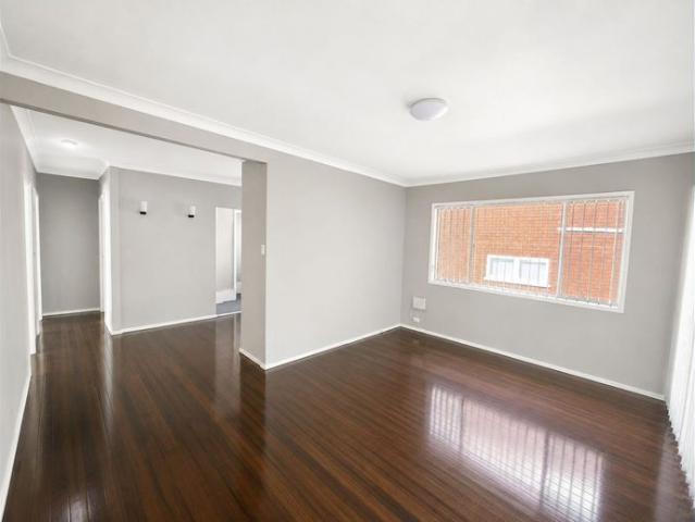 Spacious Three Bedroom Unit in Prime Keiraville Location