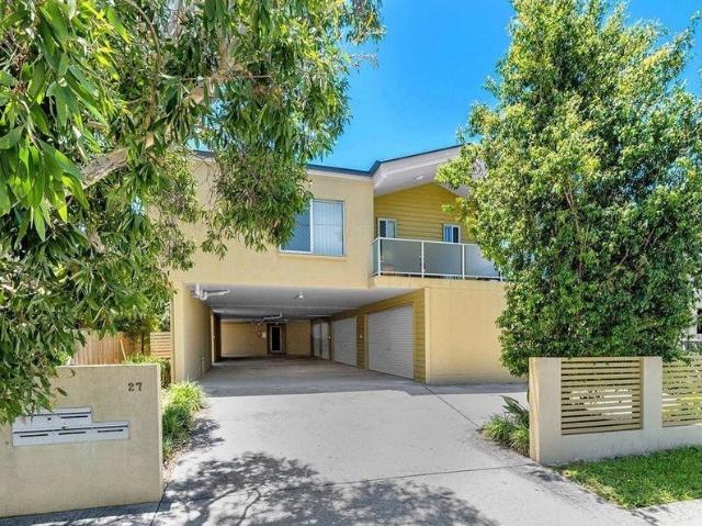 Spacious Three Bedroom Unit with Private Courtyard in Nundah