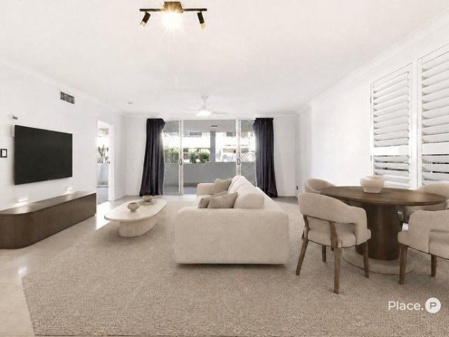 Spacious Three Bedroom with Large Balcony in Quiet Berwick Street Address