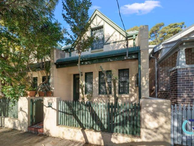 SPACIOUS THREE BEDROOM