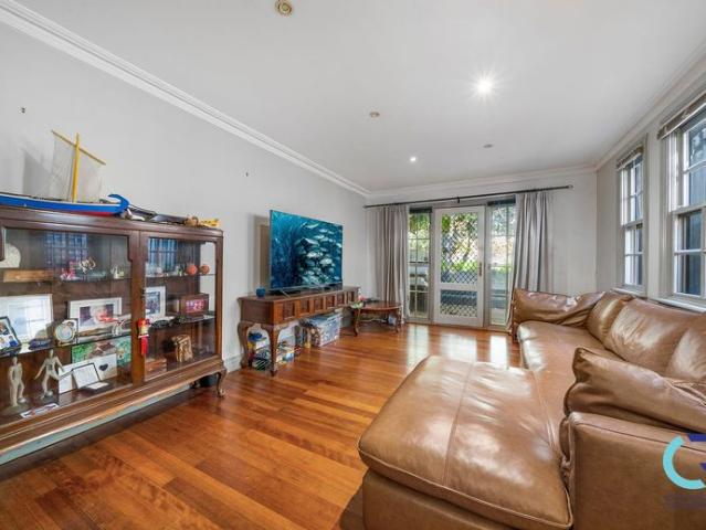 SPACIOUS THREE BEDROOM
