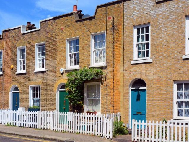 Spacious three double bedroom house located in the heart of Camden
