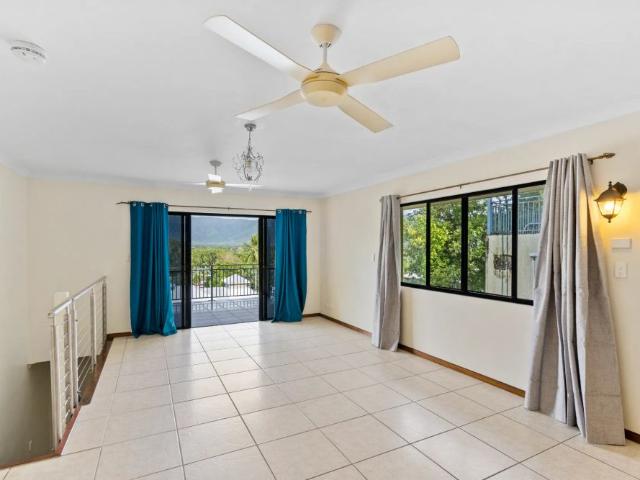 Spacious three level townhouse with stunning mountain views