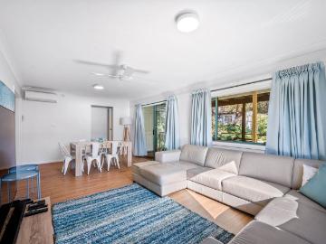 Spacious Three Level Coastal Retreat Ideal for Flexible Family Living