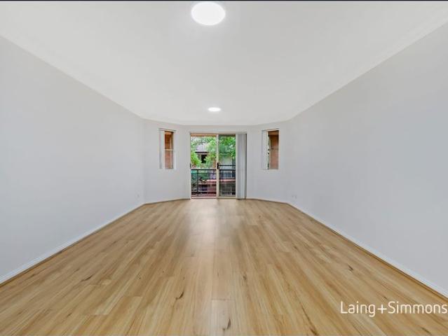 Spacious Top Floor Apartment in a Convenient Location
