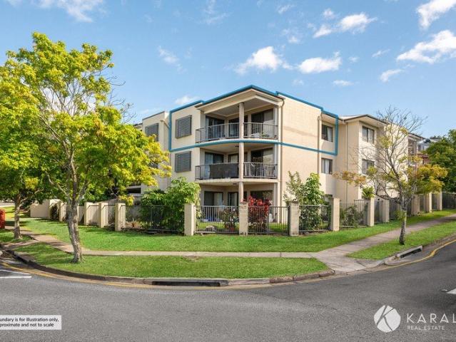 SPACIOUS TOP FLOOR APARTMENT WITH SWEEPING SUBURBAN VIEWS INVEST OR FUTURE OWNER OCCUPY