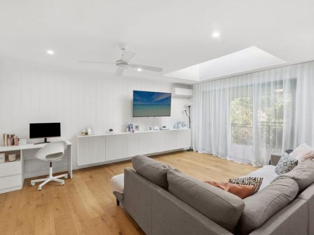 Spacious, Top Floor Appeal