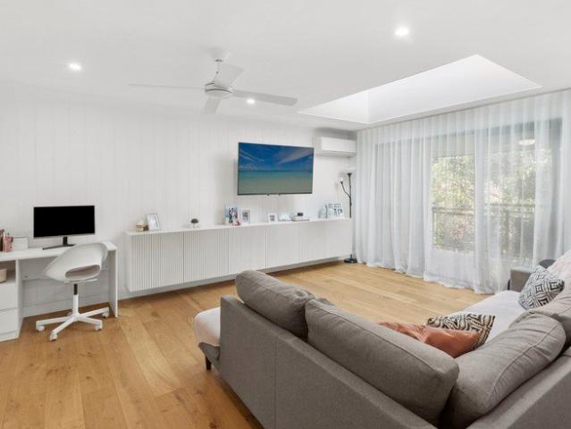 Spacious, Top Floor Appeal