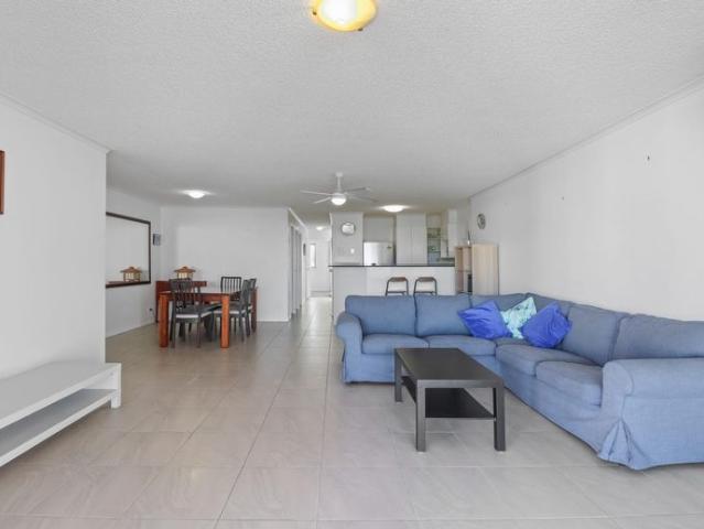 Spacious Top Floor Beachfront Apartment