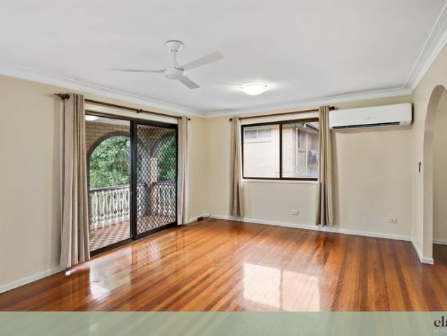 Spacious Top Floor Duplex with Two Balconies + Study Nook