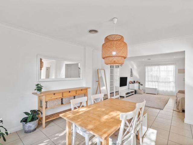 Spacious Town House In Sought After Location