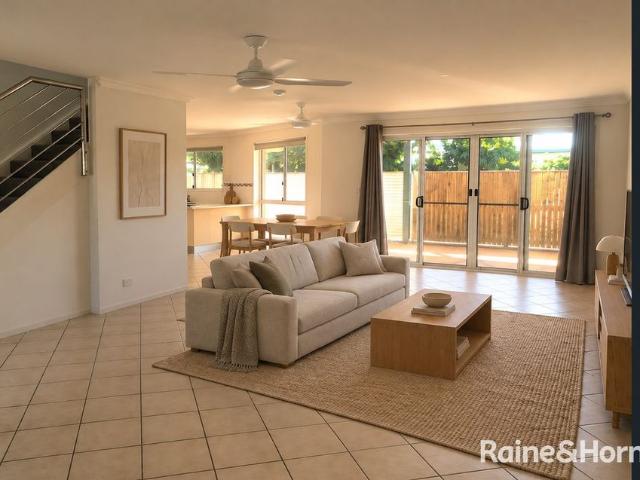 Spacious Town House in the Heart of Evens Head