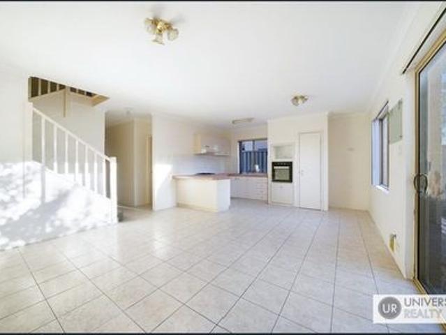 Spacious Townhouse