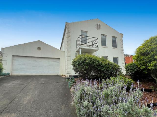 SPACIOUS TOWNHOUSE