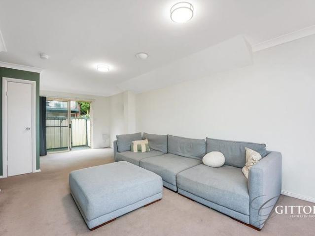 Spacious Townhouse & Close to Amenities