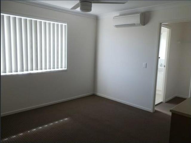 SPACIOUS TOWNHOUSE, CLOSE TO THE CBD!