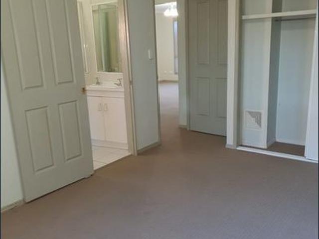Spacious Townhouse, Backing on to Treed Parkland, away from traffic noise