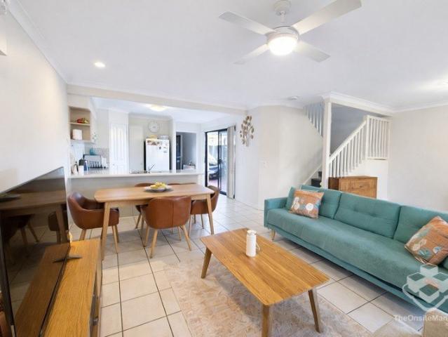 Spacious Townhouse Great Location