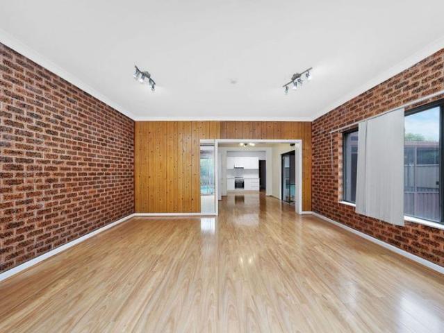 Spacious Townhouse family living with modern comforts