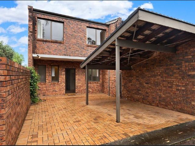 Spacious Townhouse in Convenient Marsfield Location